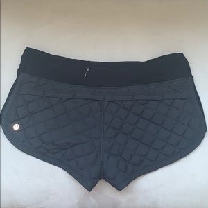 Lululemon black quilt shorts